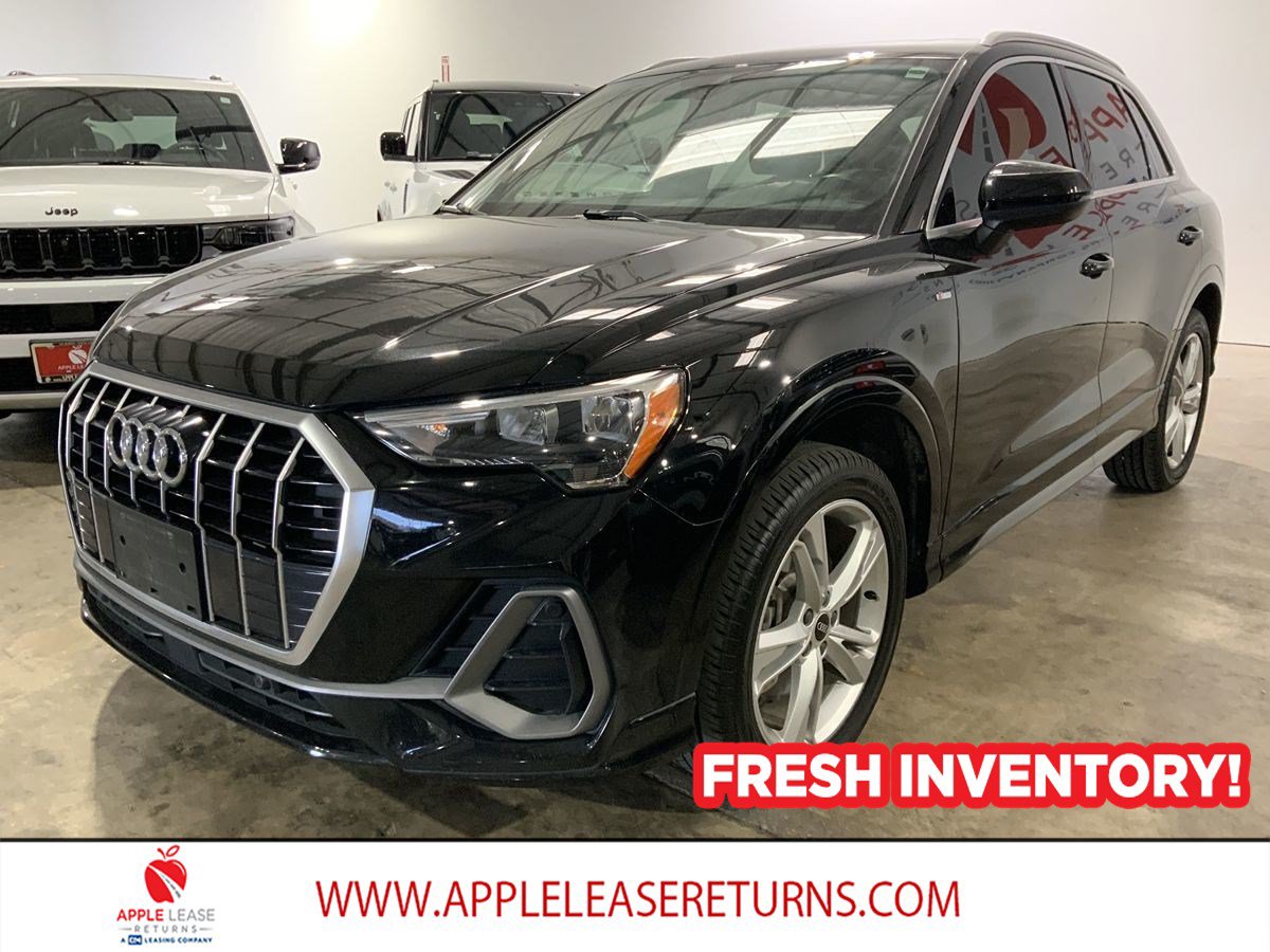 Used 2022 Audi Q3 2.0T Premium w/ Convenience Package AWD/4WD image 2