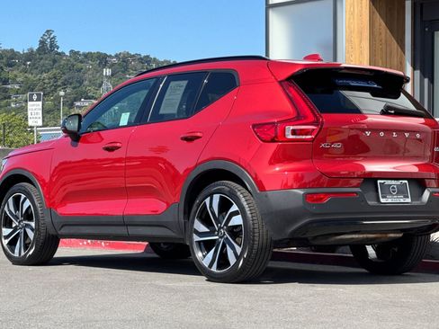 Certified 2023 Volvo XC40 B5 Plus w/ Driver Assist Package AWD/4WD image 7