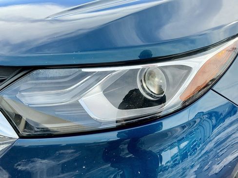 Used 2021 Chevrolet Equinox LT image 10