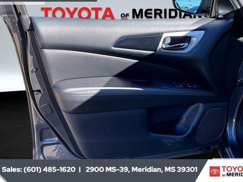 Used 2020 Nissan Pathfinder SV w/ Cargo Package image 16