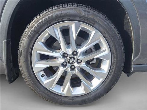 Used 2022 Toyota Highlander Limited image 21