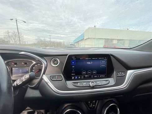 Used 2020 Chevrolet Blazer LT image 16