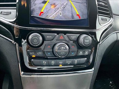 Used 2022 Jeep Grand Cherokee Limited RWD image 24