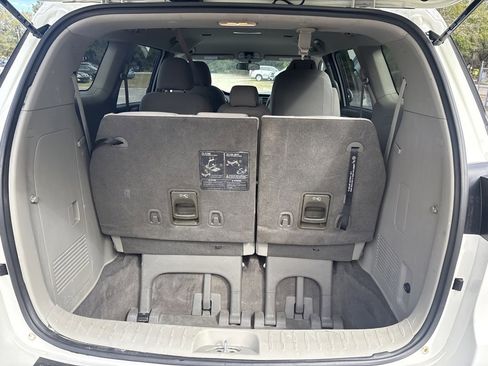 Used 2021 Kia Sedona LX image 11