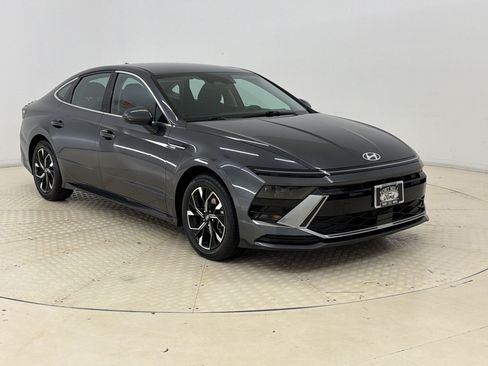 Used 2025 Hyundai Sonata SEL FWD image 7