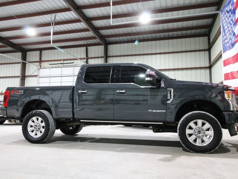Used 2021 Ford F250 Platinum image 14