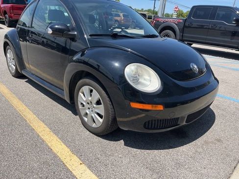 Used 2009 Volkswagen Beetle Coupe FWD image 5