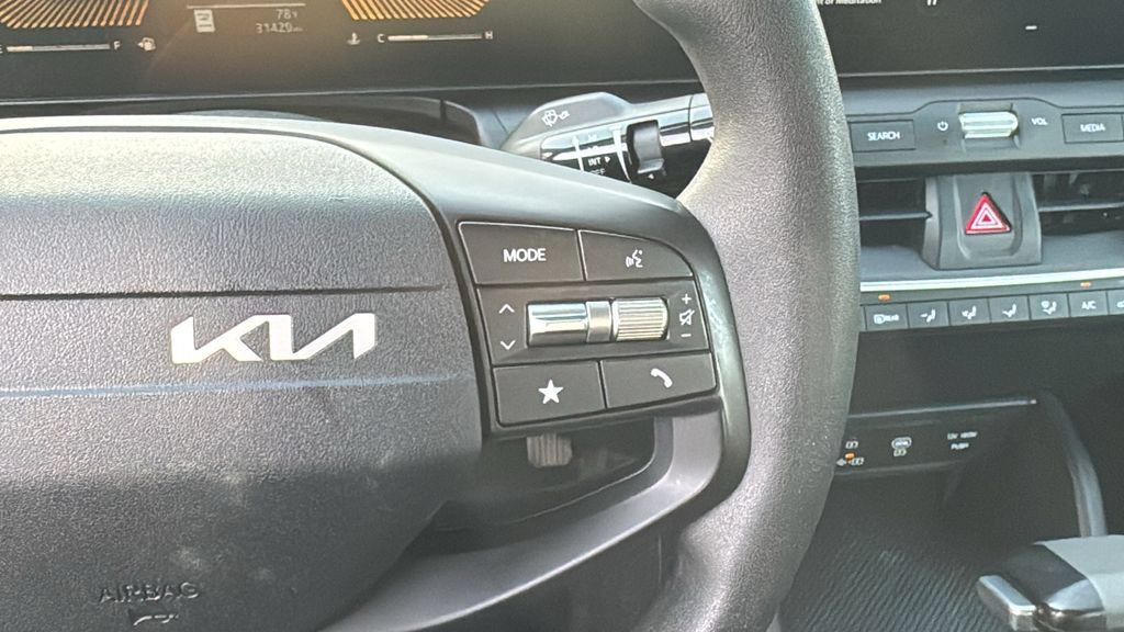 Used 2025 Kia K4 FWD image 19