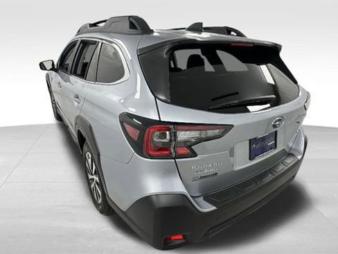 Certified 2025 Subaru Outback Premium image 5