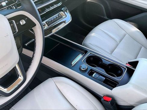 Used 2025 Lincoln Corsair FWD image 14