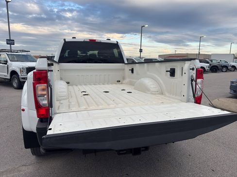 Used 2022 Ford F450 XL w/ Power Equipment Group image 16