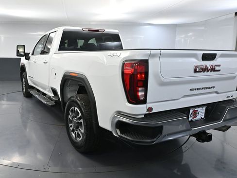 Used 2024 GMC Sierra 2500 SLE w/ SLE Value Package AWD/4WD image 9