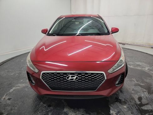 Used 2018 Hyundai Elantra GT image 2