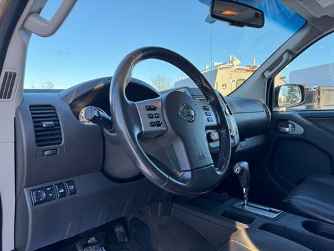 Used 2017 Nissan Frontier PRO-4X image 14