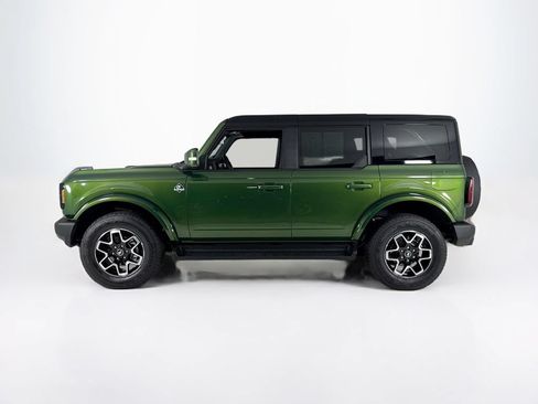 Used 2025 Ford Bronco Outer Banks AWD/4WD image 2