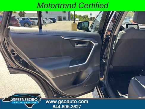 Used 2025 Toyota RAV4 XLE FWD image 19
