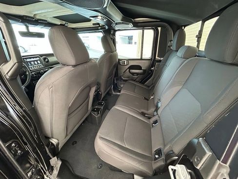 Used 2022 Jeep Gladiator Willys image 22