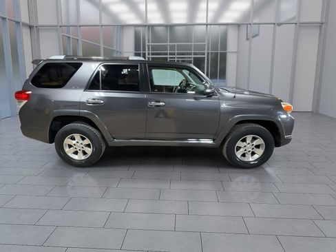 Used 2013 Toyota 4Runner SR5 w/ Convenience Pkg image 9