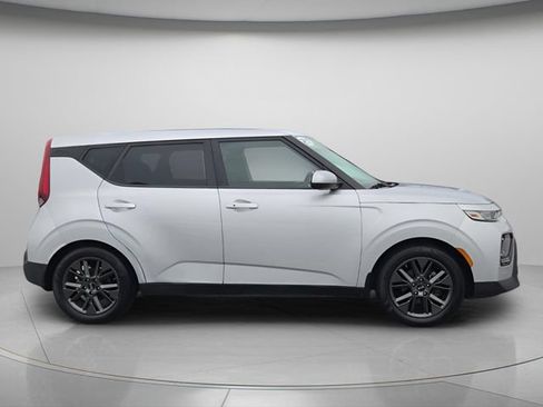Used 2021 Kia Soul EX FWD image 9