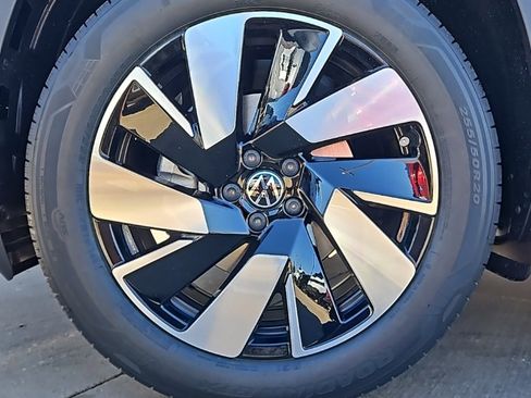 New 2026 Volkswagen Atlas Cross Sport SEL image 9