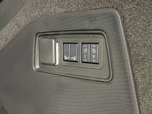 New 2025 Cadillac Escalade ESV Premium Luxury Platinum image 52