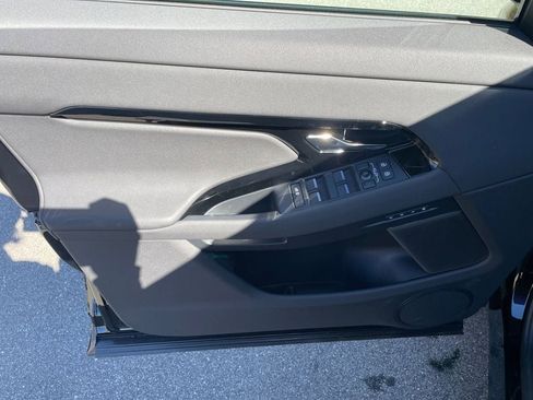 New 2024 Land Rover Range Rover Evoque Dynamic SE image 10