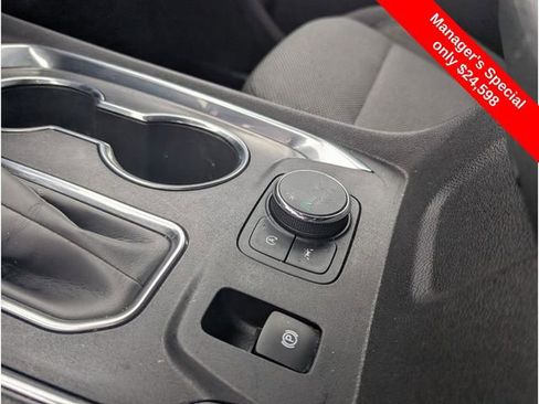 Certified 2023 Chevrolet Traverse LT image 25