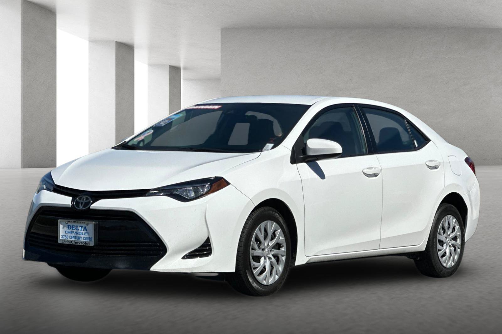 Used 2017 Toyota Corolla LE FWD image 8