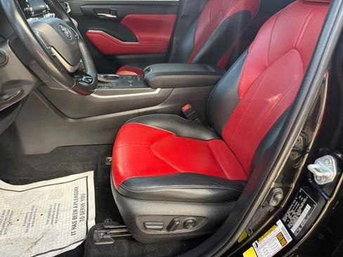 Used 2022 Toyota Highlander XSE FWD image 30