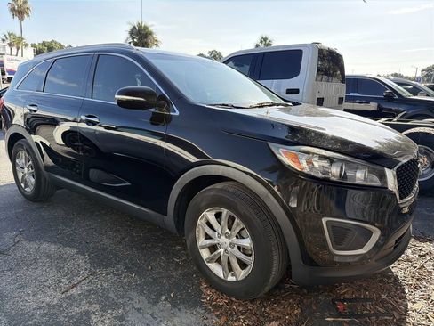 Used 2017 Kia Sorento FWD w/ LX Convenience Package image 1