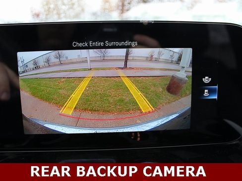 Used 2023 Mercedes-Benz GLB 250 4MATIC image 16