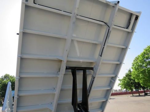 New 2023 RAM 5500 Tradesman w/ Chrome Appearance Group image 33