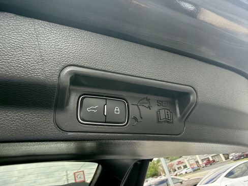 Used 2025 Ford Explorer ST-Line AWD/4WD image 30