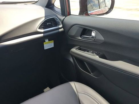 New 2026 Chrysler Voyager LX image 20