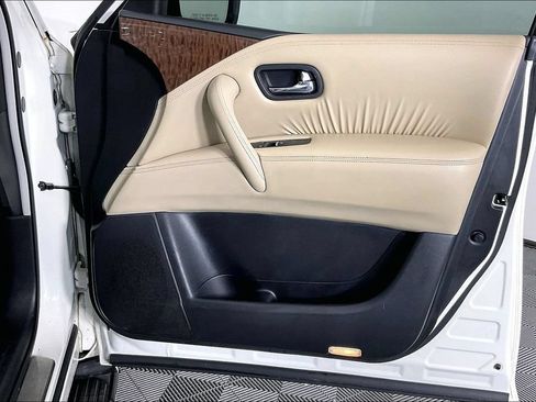Used 2019 Nissan Armada Platinum w/ Captain's Chairs Package RWD image 23