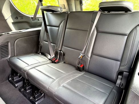Used 2024 Chevrolet Suburban Premier RWD image 27