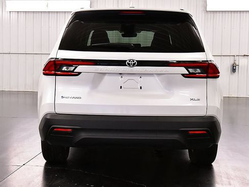 Used 2025 Toyota Grand Highlander AWD Hybrid image 6