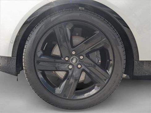 Used 2025 Land Rover Discovery Dynamic SE AWD/4WD image 26