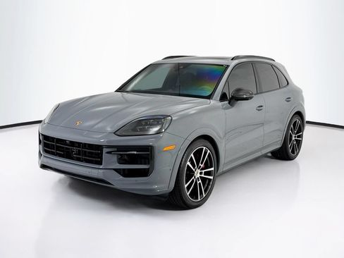 Certified 2025 Porsche Cayenne GTS AWD/4WD image 1
