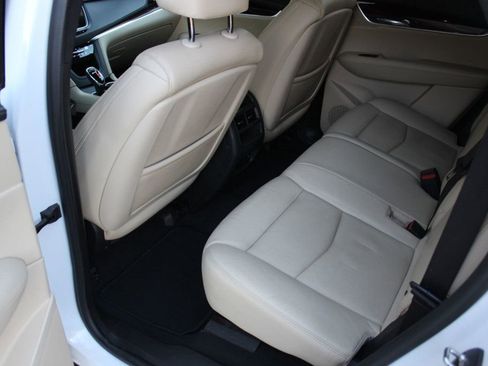 Used 2017 Cadillac XT5 Luxury w/ Driver Awareness Package image 13