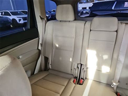 Used 2019 Jeep Grand Cherokee Laredo image 13