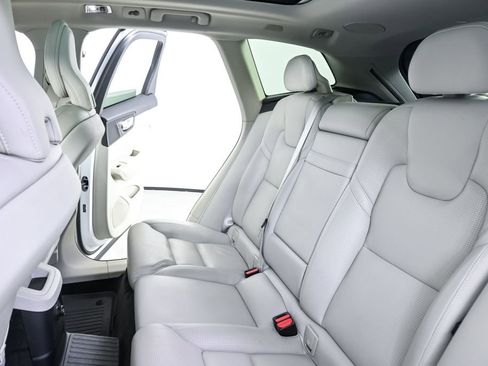 Used 2019 Volvo XC60 T8 Inscription w/ Advanced Package image 21