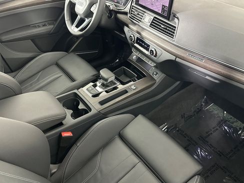 Used 2025 Audi Q5 e Premium Plus w/ Premium Plus Package image 15