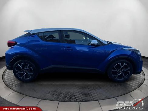 Used 2018 Toyota C-HR XLE image 6