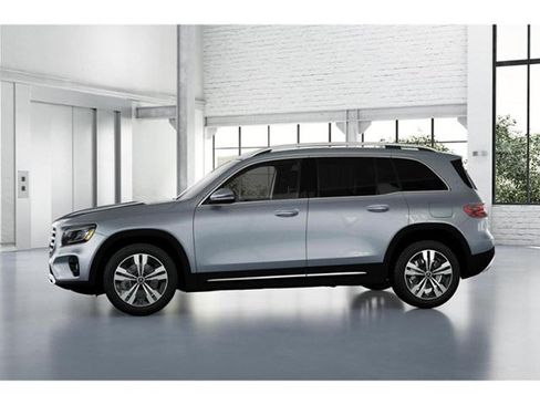 Used 2026 Mercedes-Benz GLB 250 w/ Sun & Sound Package image 34