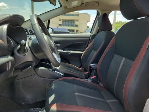 Used 2024 Nissan Versa SR FWD image 19
