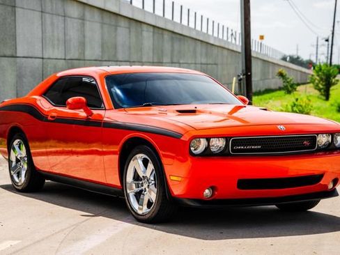Used 2009 Dodge Challenger R/T RWD image 5