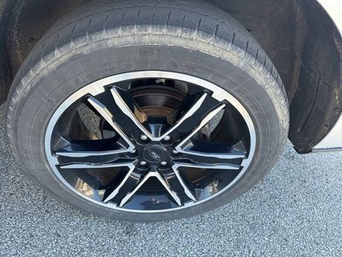 Used 2018 Ford Expedition Limited w/ Equipment Group 302A image 9