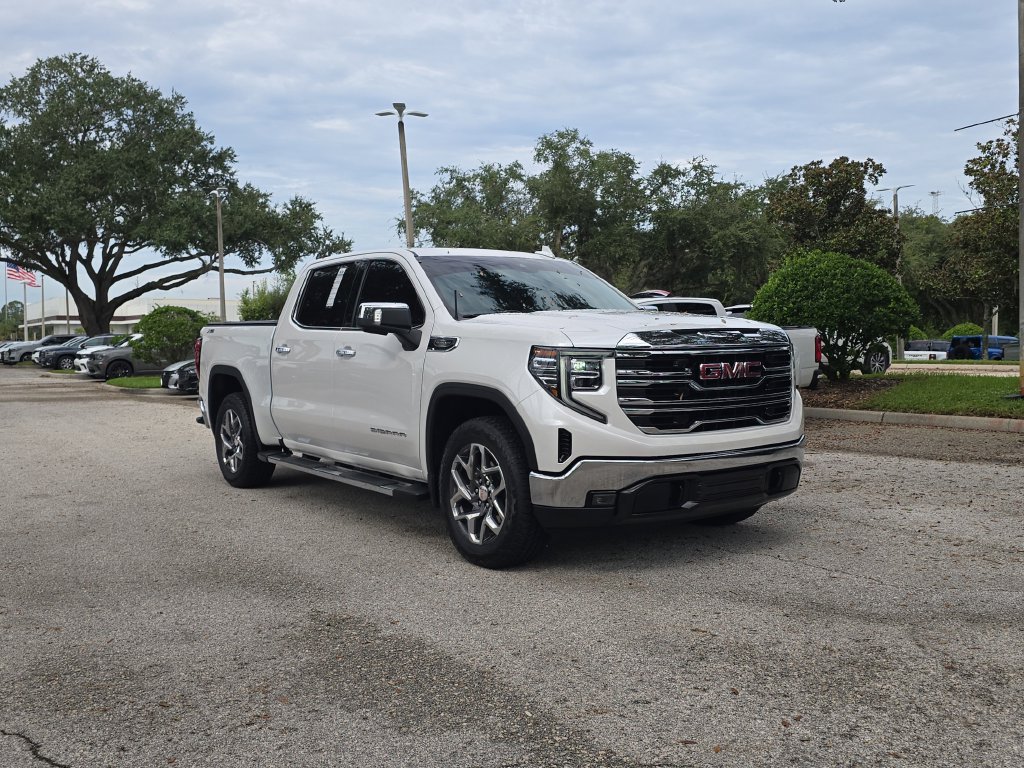 Used 2023 GMC Sierra 1500 SLT w/ SLT Premium Package AWD/4WD image 2