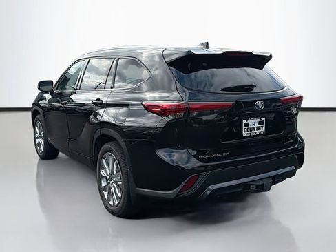 Used 2023 Toyota Highlander Limited AWD/4WD image 5